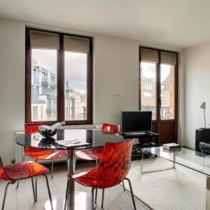 Congrès/Parc Royal : Super appartement 2 chambres meublé 