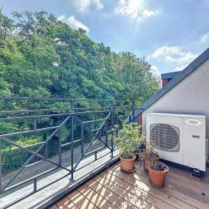 Lycée Français : Superbe duplex penthouse + terrasse + pkg