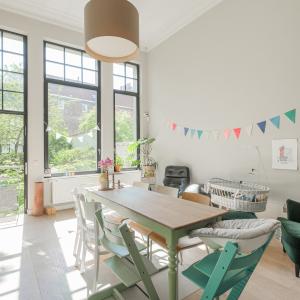 Châtelain:  Magnifique duplex rez-de-chaussée avec jardin