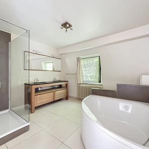 Cavell/Errera : Belle maison de 7 chambres + jardin