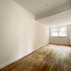 Châtelain/Stéphanie : Superbe duplex rdc avec jardin rénové