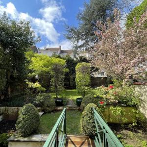 Châtelain/Stéphanie : Superbe duplex rdc avec jardin rénové