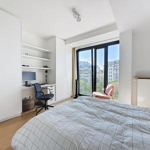 Boulevard de Waterloo : Magnifique appartement meublé 