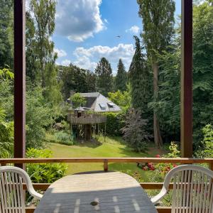 Béchet: magnifique villa, jardin sud, 2 garages, PEB B