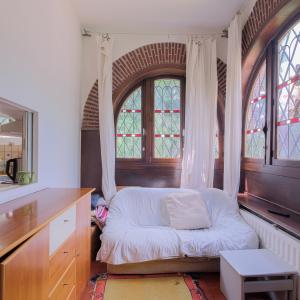 Béchet: magnifique villa, jardin sud, 2 garages, PEB B