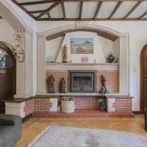 Béchet: magnifique villa, jardin sud, 2 garages, PEB B