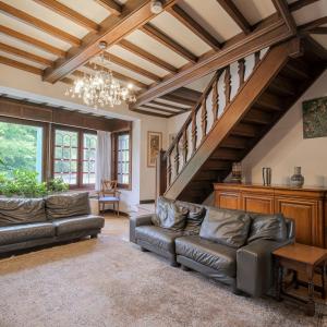 Béchet: magnifique villa, jardin sud, 2 garages, PEB B
