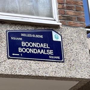 Square de Bondael, garage box fermé à vendre !
