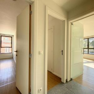 Triomphe : Bel appartement 2 chambres un immeuble récent