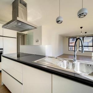 Triomphe : Bel appartement 2 chambres un immeuble récent