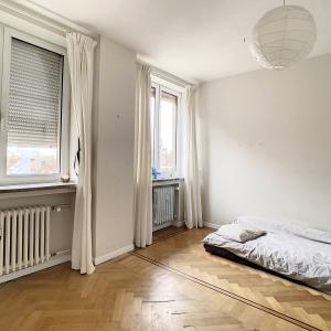 Cambre/ Etoile: Magnifique appartement 2 chambres + bureau 