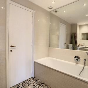 Cambre/ Etoile: Magnifique appartement 2 chambres + bureau 