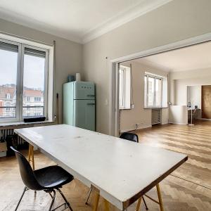 Cambre/ Etoile: Magnifique appartement 2 chambres + bureau 
