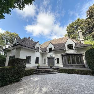 Hulpe/BDC : Magnifique villa 5 chambres terrain de 35 ares