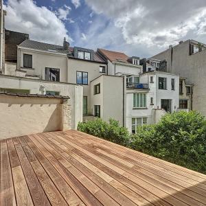 Américaine : Beau quadruplex remis à neuf + terrasses