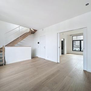Américaine : Beau quadruplex remis à neuf + terrasses