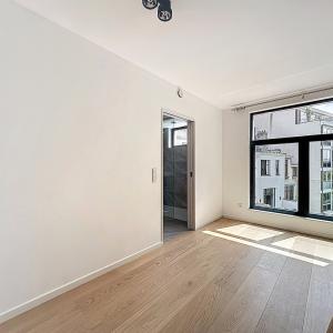 Américaine : Beau quadruplex remis à neuf + terrasses