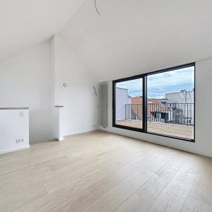 Américaine : Beau quadruplex remis à neuf + terrasses