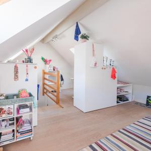 Châtelain : Magnifique arrière maison 3 chambres + bureau 