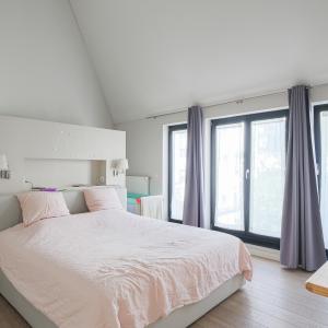 Châtelain : Magnifique arrière maison 3 chambres + bureau 