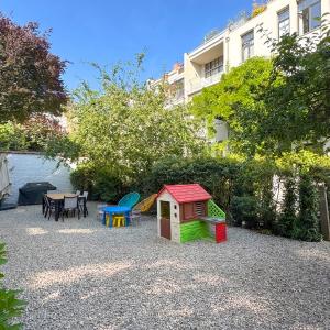 Châtelain : Magnifique arrière maison 3 chambres + bureau 