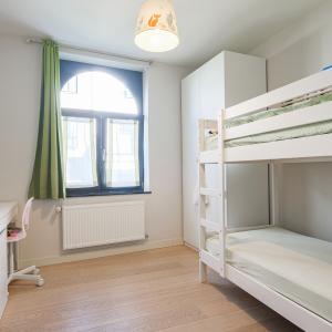 Châtelain : Magnifique arrière maison 3 chambres + bureau 