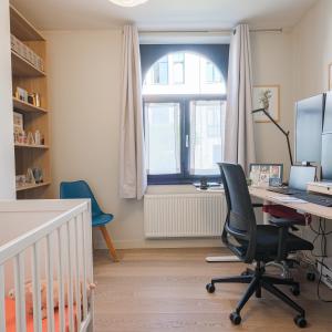 Châtelain : Magnifique arrière maison 3 chambres + bureau 