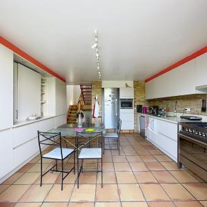 Saint-Job : Maison 4 chambres + bureau + jardin 