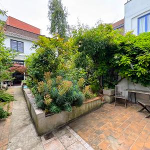 Bruxelles - trois magnifiques maisons avec jardins.