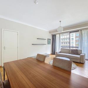 Churchill : Bel appartement meublé avec terrasse.