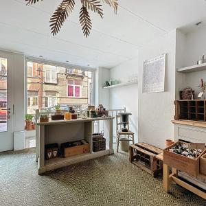 BOONDAEL : Superbe duplex rez-de-chaussée commercial