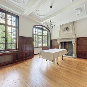 Cinquantenaire/Renaissance: Superbe appartement de caractère
