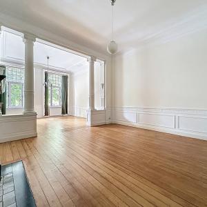Cinquantenaire/Renaissance: Superbe appartement de caractère