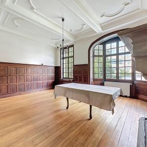 Cinquantenaire/Renaissance: Superbe appartement de caractère