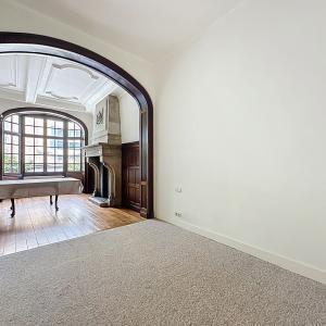 Cinquantenaire/Renaissance: Superbe appartement de caractère