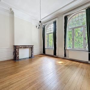 Cinquantenaire/Renaissance: Superbe appartement de caractère
