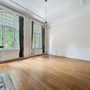 Cinquantenaire/Renaissance: Superbe appartement de caractère