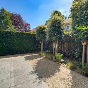 Rez-de-chaussée 2 chambres + jardin + box de garage