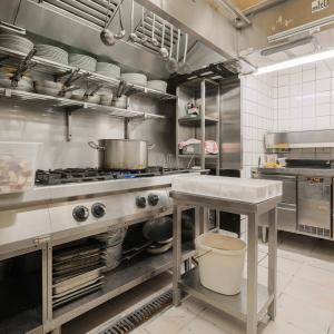 Place Brugmann: Magnifique surface commercial de ± 130 m²