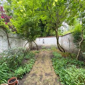 Pl. Brugmann: maison 3 chambres - 2 bureaux avec jardin Sud