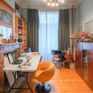 Pl. Brugmann: maison 3 chambres - 2 bureaux avec jardin Sud