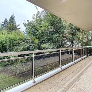 Vert-Chasseur : Bel appartement en parfait état + terrasse
