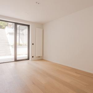 Stéphanie : Superbe rez 2 chambres + jardin remis à neuf 