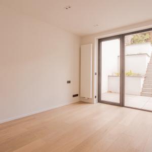 Stéphanie : Superbe rez 2 chambres + jardin remis à neuf 