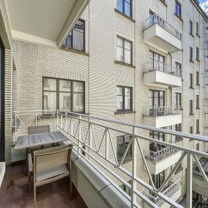 Pl. Monnaie : Superbe appartement 1chambre meublé