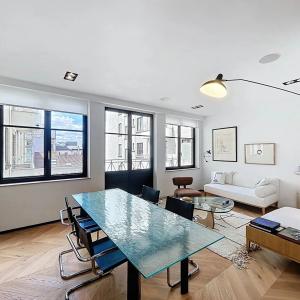 Pl. Monnaie : Superbe appartement 1chambre meublé