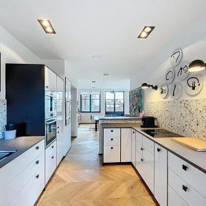 Pl. Monnaie : Superbe appartement 1chambre meublé