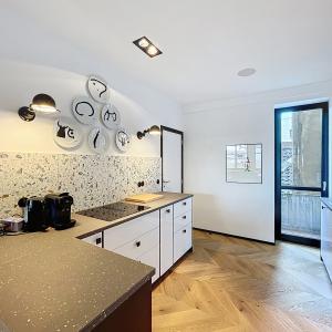 Pl. Monnaie : Superbe appartement 1chambre meublé