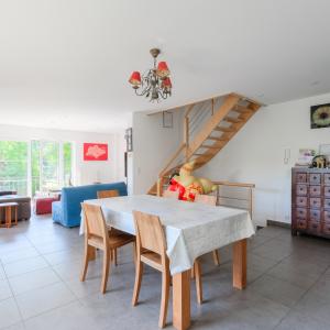 Lycée Français : Jolie villa jumelée terrasse et jardin SO 