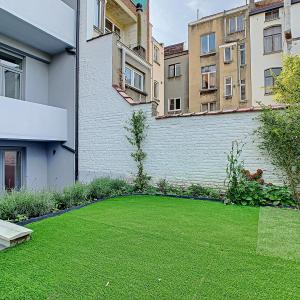 VDK : Superbe RDC avec jardin remis à neuf en 2019